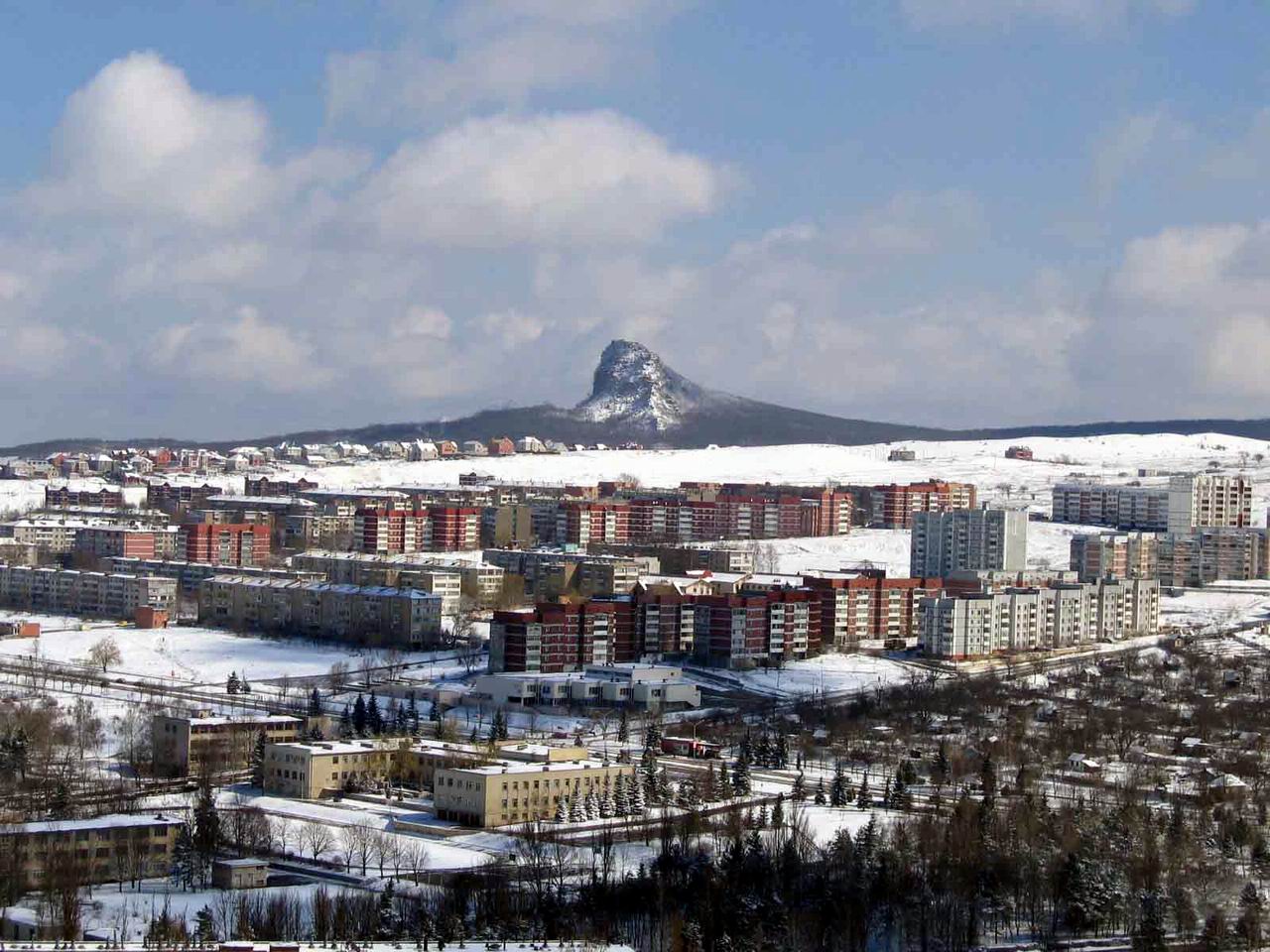 Нажмите для просмотра фото в полный размер
 ============== 
Вид на город с горы Шелудивая (2004 год)
Анна Афанасьева
